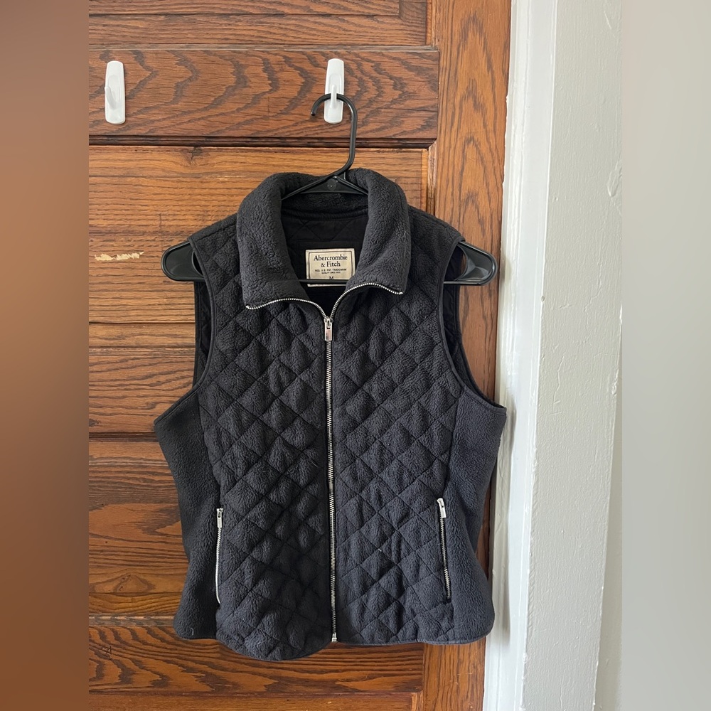 Abercrombie & Fitch Women's Black Quilted Vest